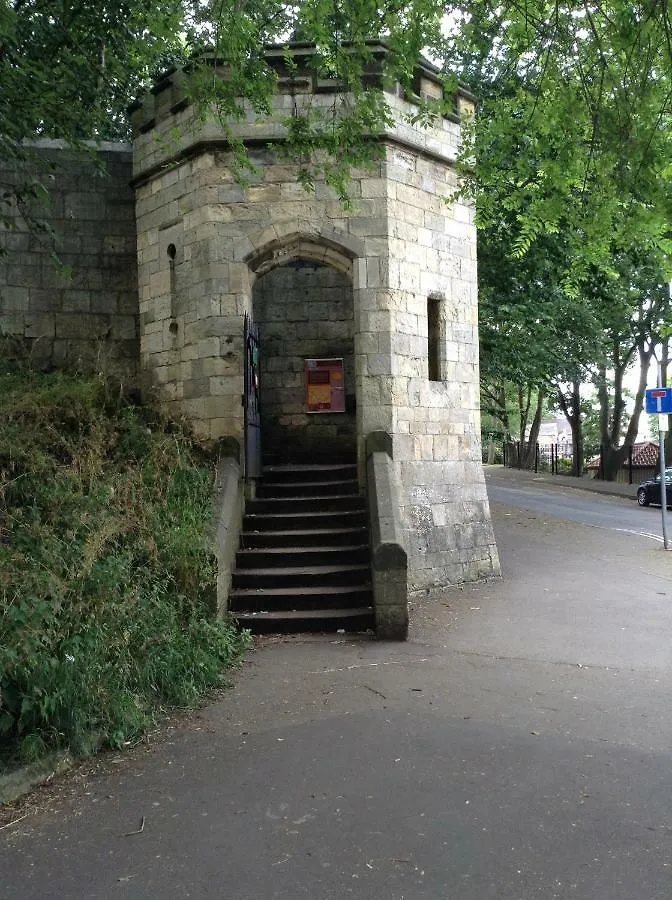 12 Emperors Wharf Apartment York