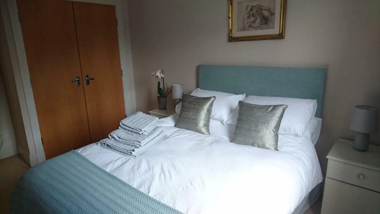 12 Emperors Wharf Apartment York